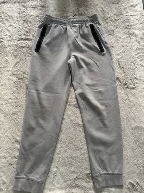 Old Navy Light Gray Kids Jogger Sweatpants with Black Zipper Pockets